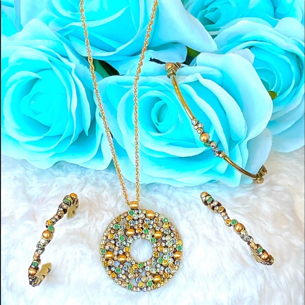 Make an Offer 🛍Come on send me an offer let’s make your Tuesday Treat YOU day🛍 - Picture 9 of 16